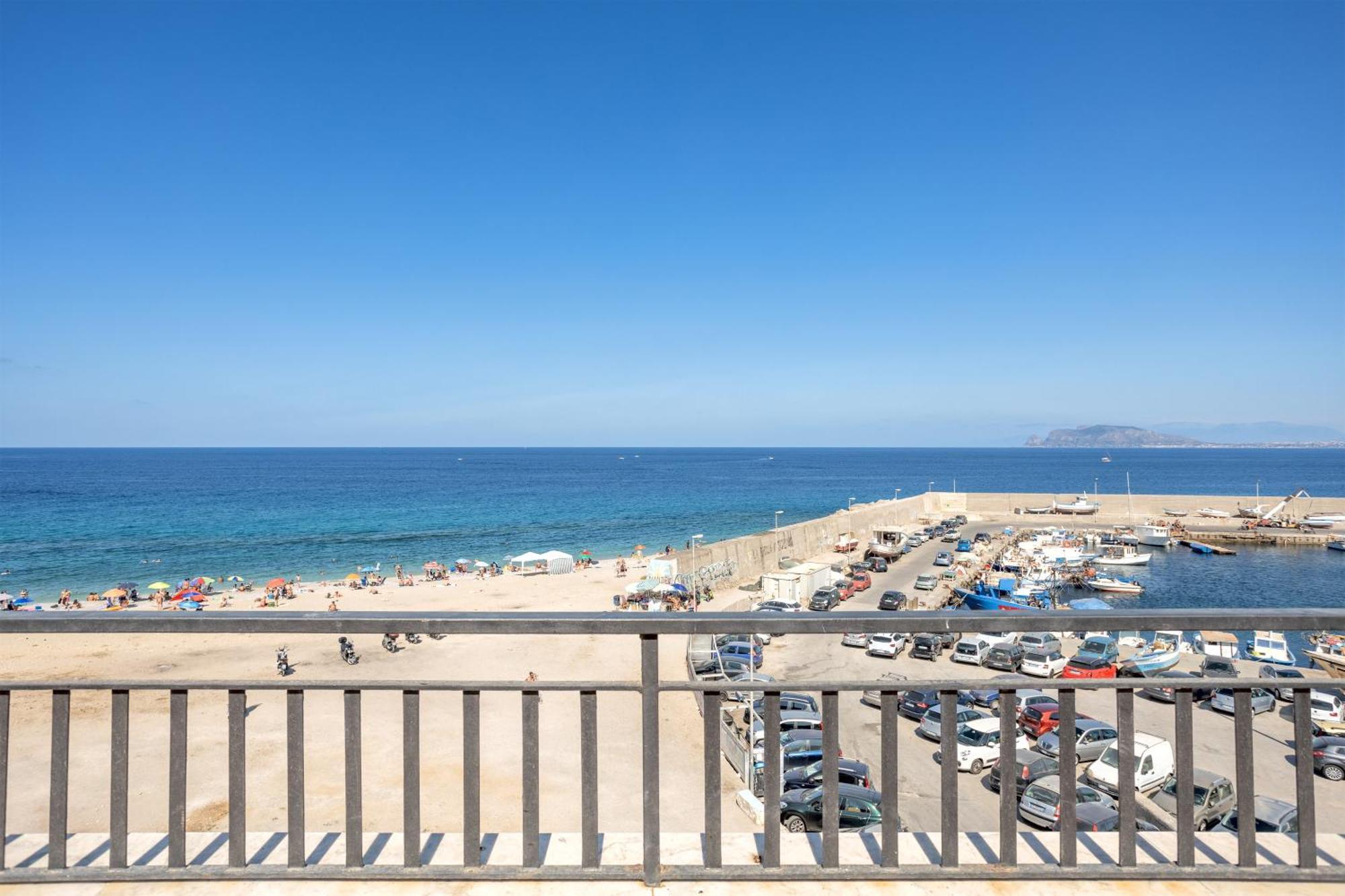 Finestra Sul Mare Holiday home *
